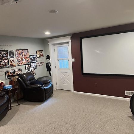 Location! House With Home Office, Gym, More-Cherry Hill Bagian luar foto