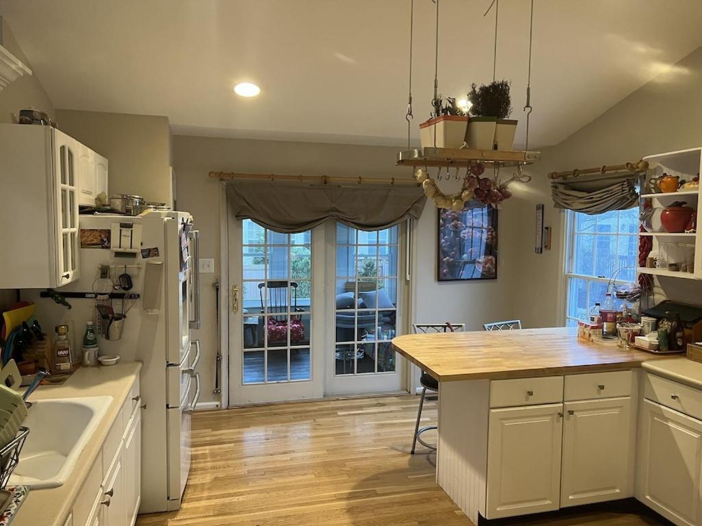 Location! House With Home Office, Gym, More-Cherry Hill Bagian luar foto