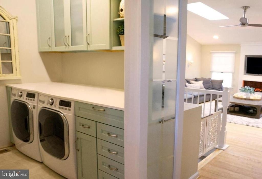 Location! House With Home Office, Gym, More-Cherry Hill Bagian luar foto