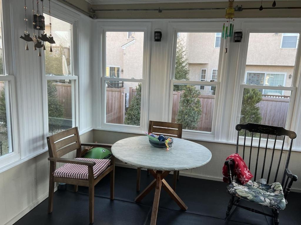 Location! House With Home Office, Gym, More-Cherry Hill Bagian luar foto