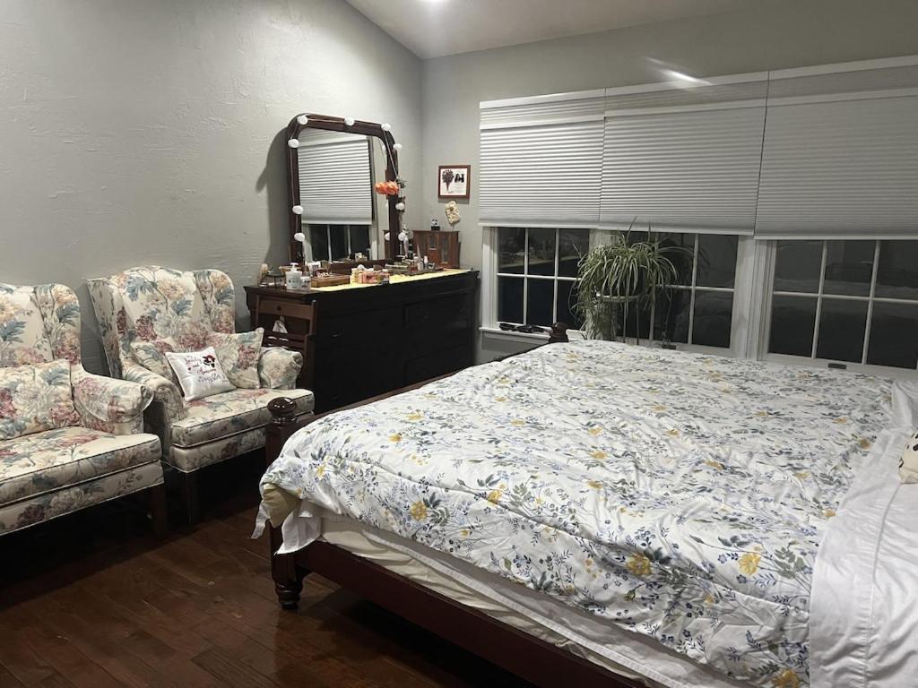 Location! House With Home Office, Gym, More-Cherry Hill Bagian luar foto
