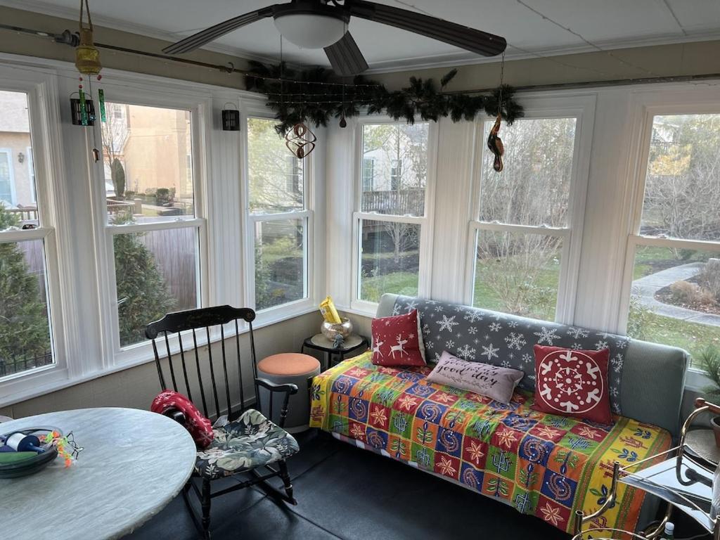 Location! House With Home Office, Gym, More-Cherry Hill Bagian luar foto