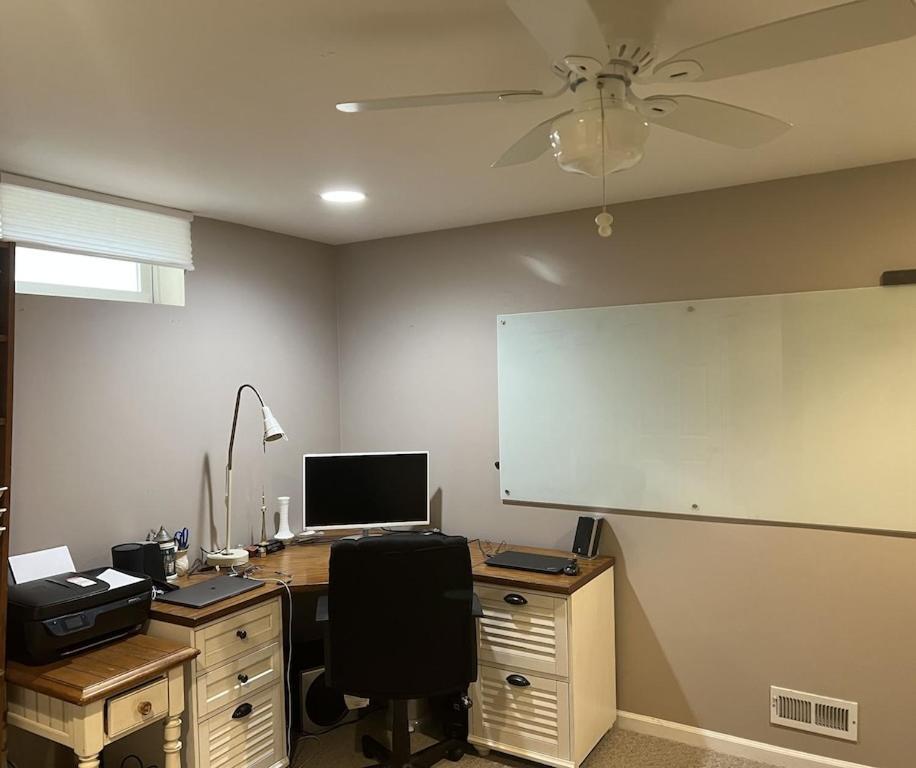 Location! House With Home Office, Gym, More-Cherry Hill Bagian luar foto